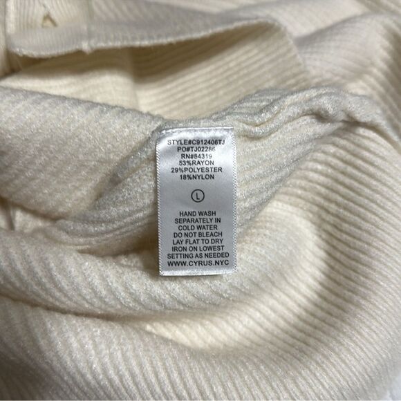 CYRUS L Ivory Three Button Boxy Fit Drop Sleeve Cozy Knit Cardigan - Picture 11 of 16